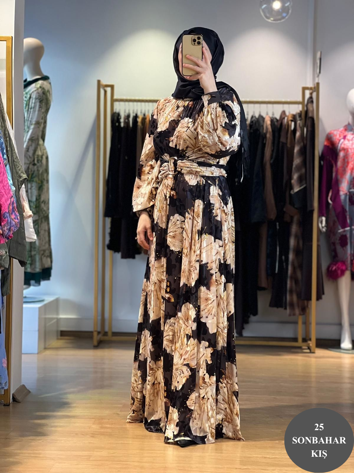 Jamıla Sarah Çiçek Des. Bel. Metal Aksesuarlı Kadife Elbise FW25-3044